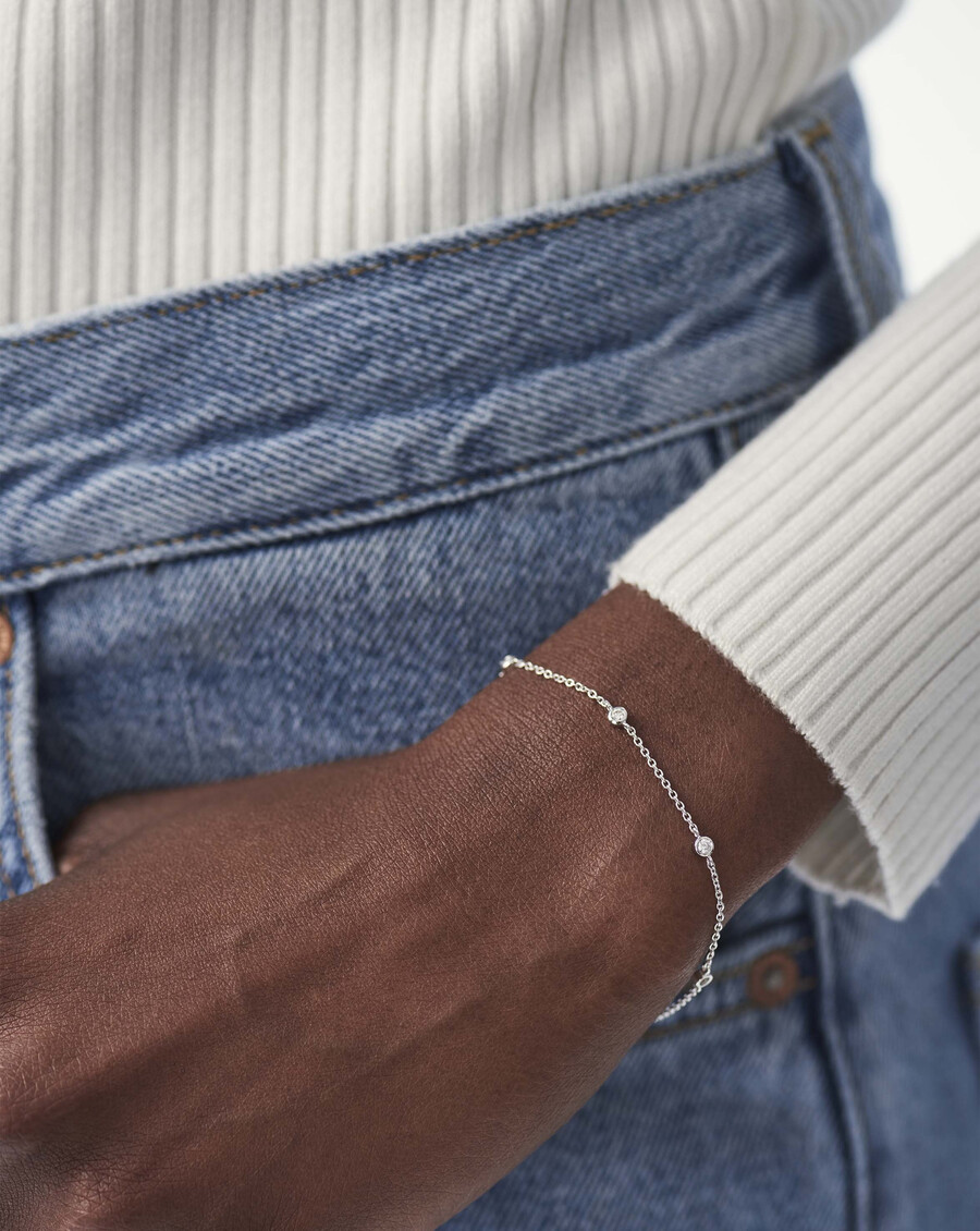 armband aus 14-karätigem weißgold mit schwebenden diamanten