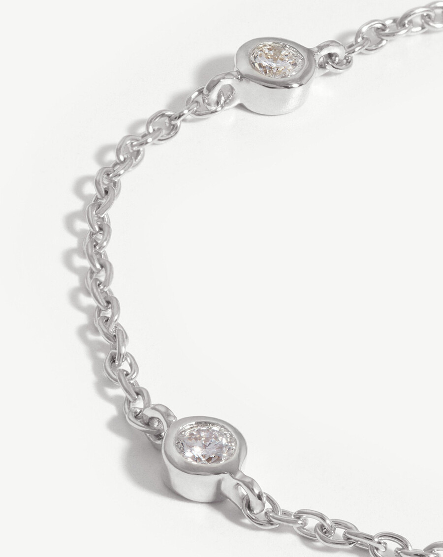 armband aus 14-karätigem weißgold mit schwebenden diamanten