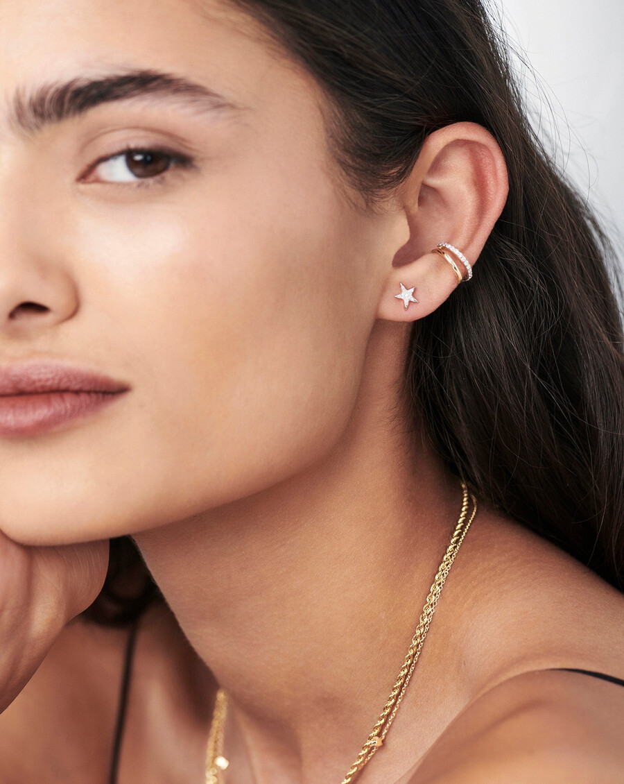 kleine sternohrstecker mit diamanten aus 14-karätigem massivgold