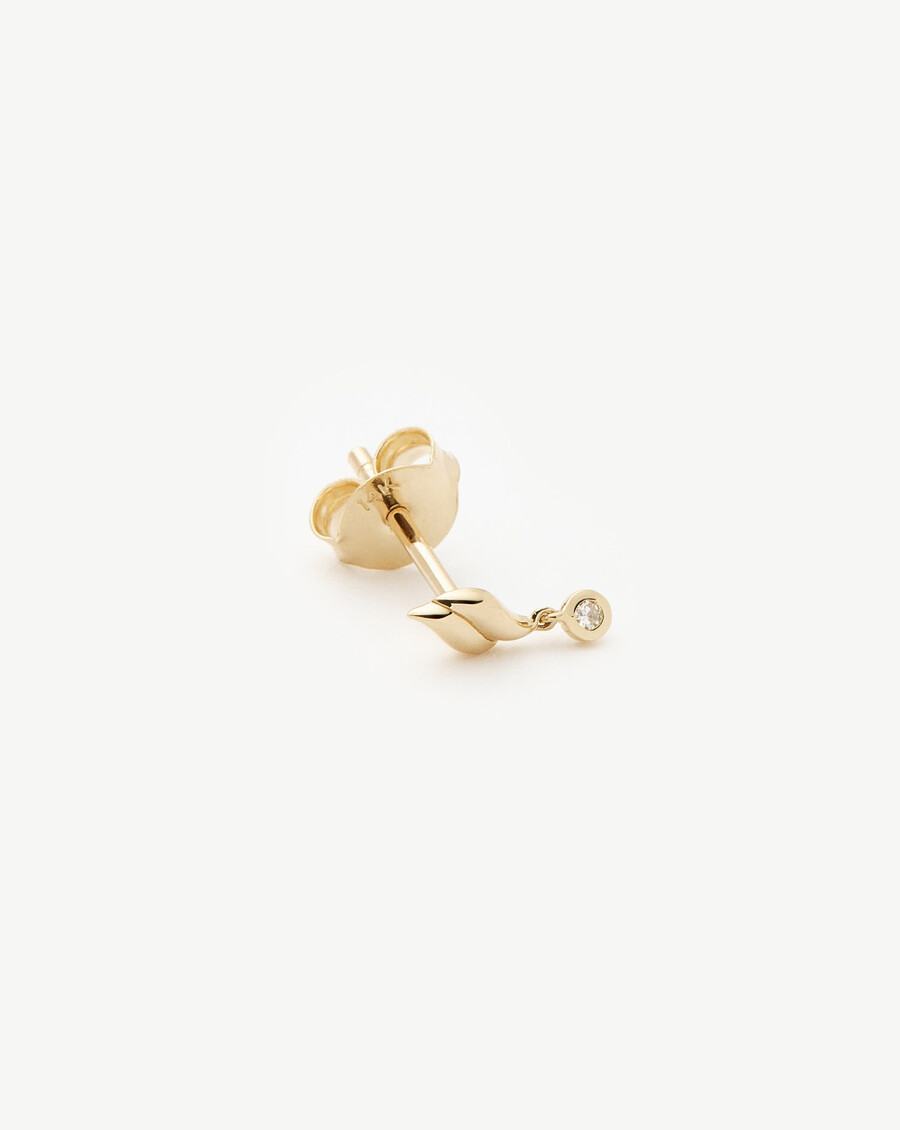 ohrstecker aus 14-karätigem massivgold mit einem einzelnen diamanten savi
