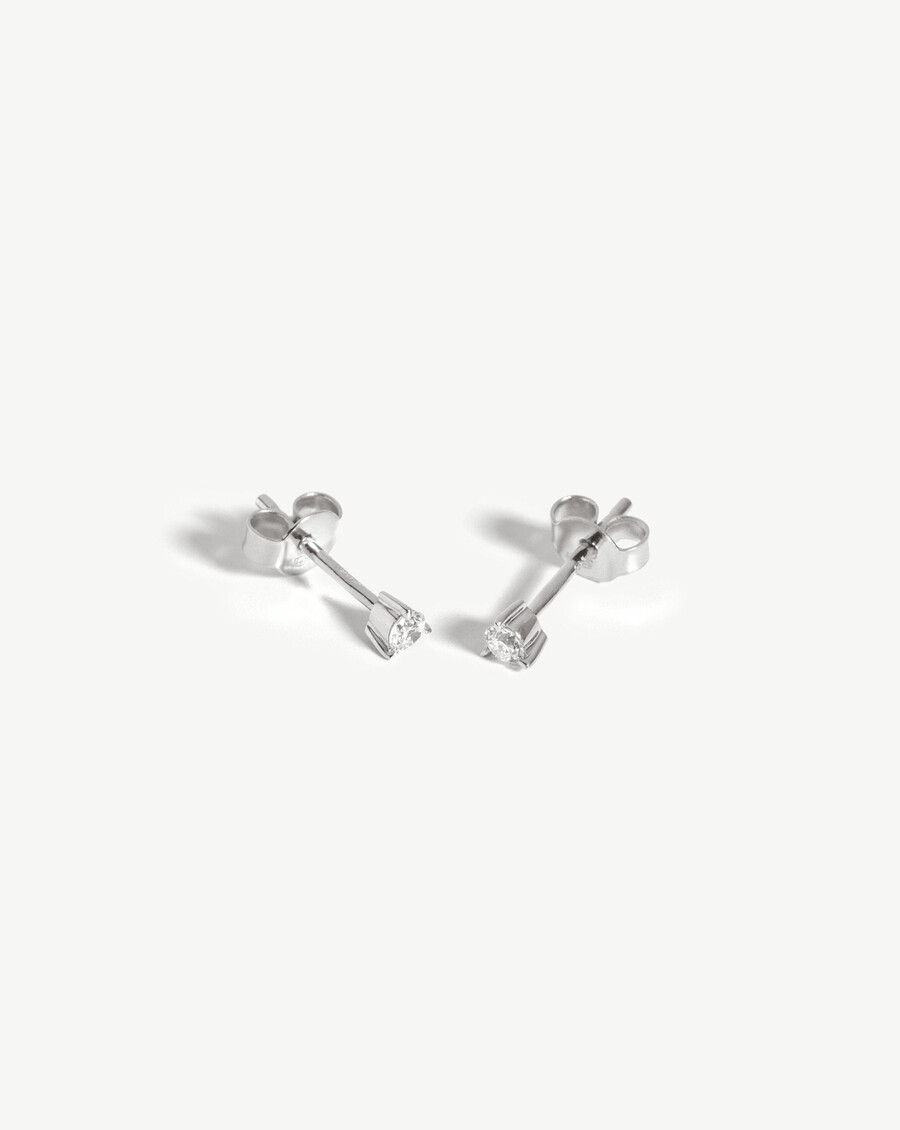 feine kleine solitär-diamant-ohrstecker