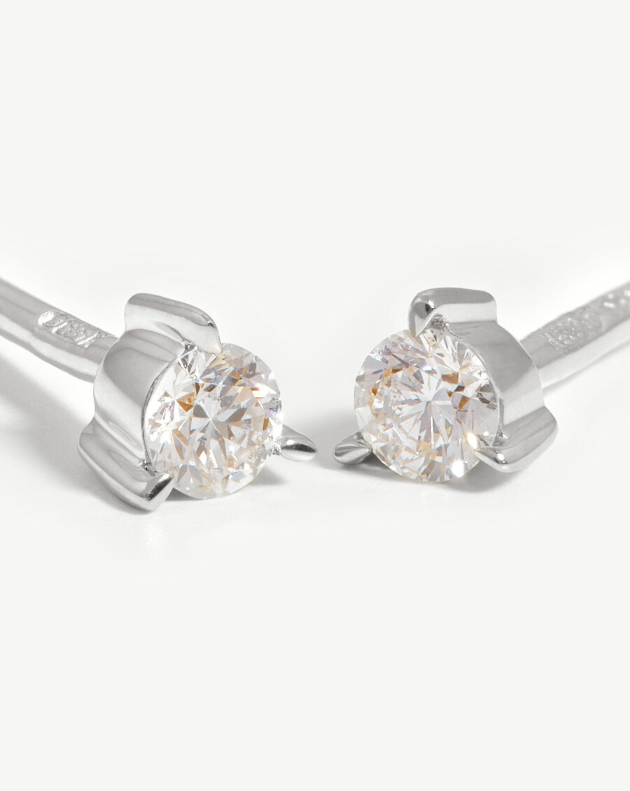 feine kleine solitär-diamant-ohrstecker