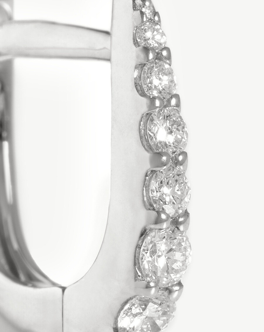 fine claw huggies – 14 karat weißgolddiamant