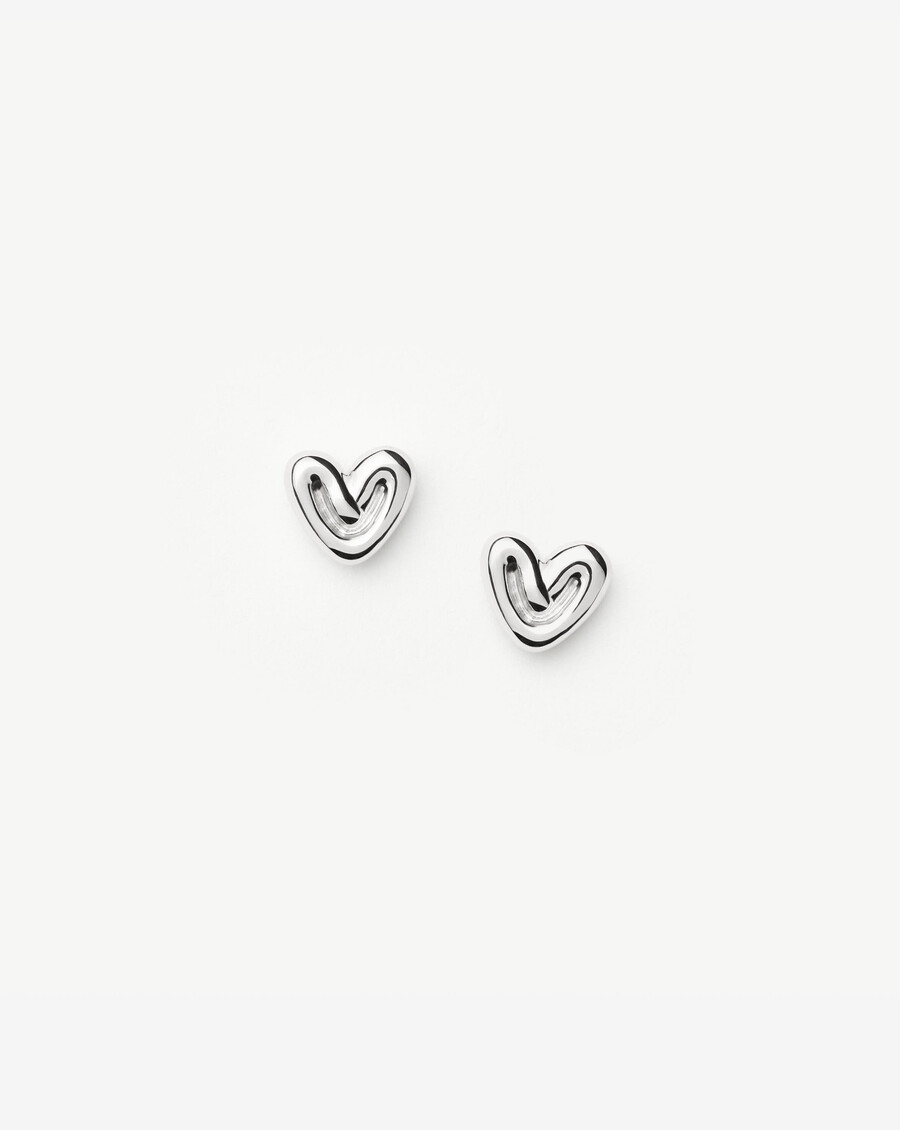 mini-ohrstecker mit herzförmigem muster