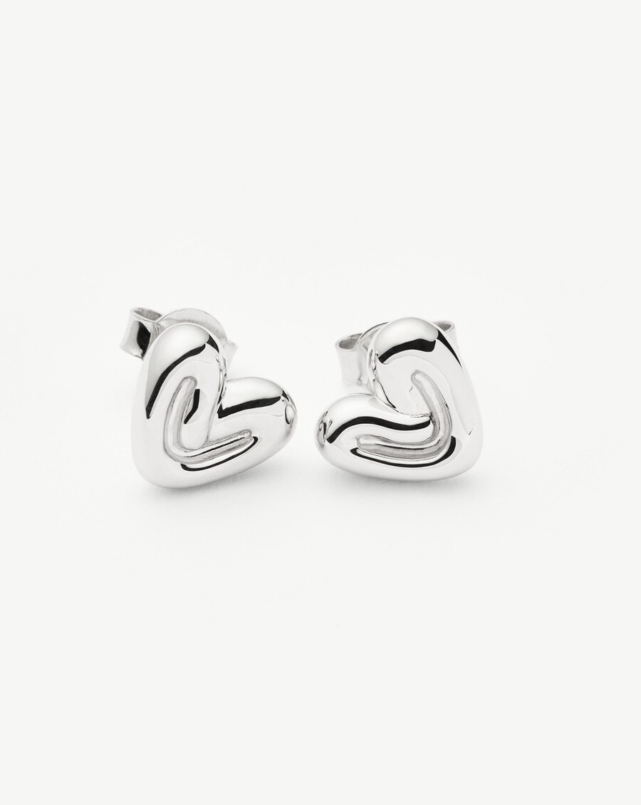 mini-ohrstecker mit herzförmigem muster