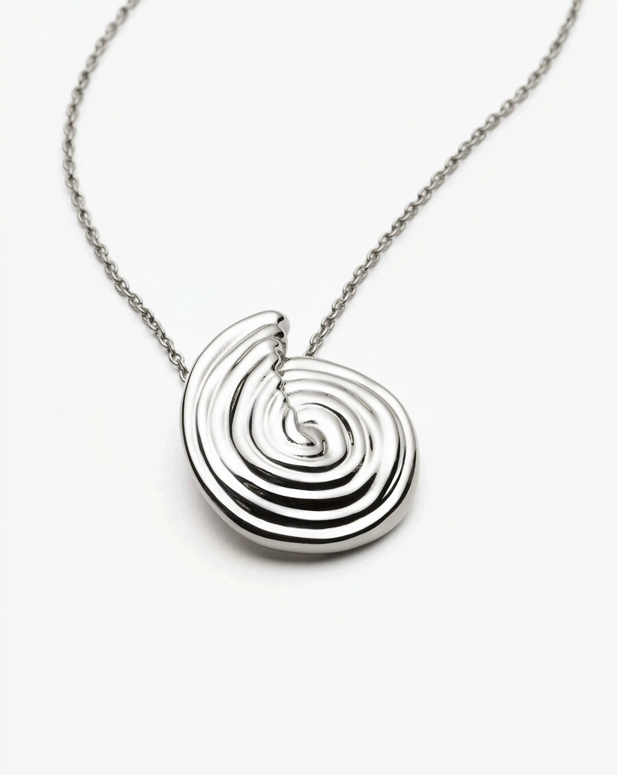 spiral-halskette mit großem anhänger