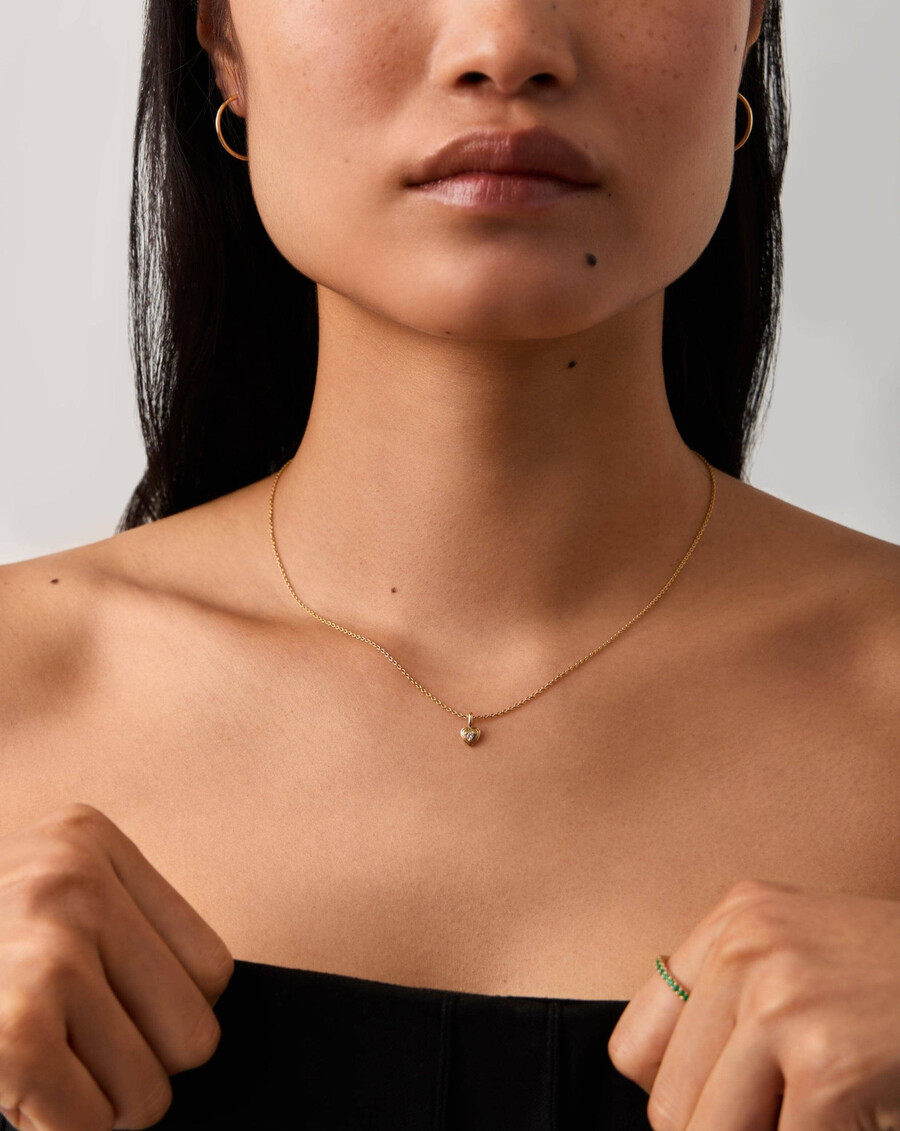 mini-herzanhänger-halskette aus 14-karätigem massivgold mit diamanten