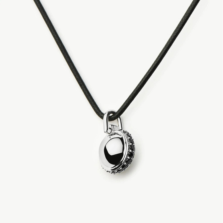 halskette mit anhänger aus schwarzem onyx