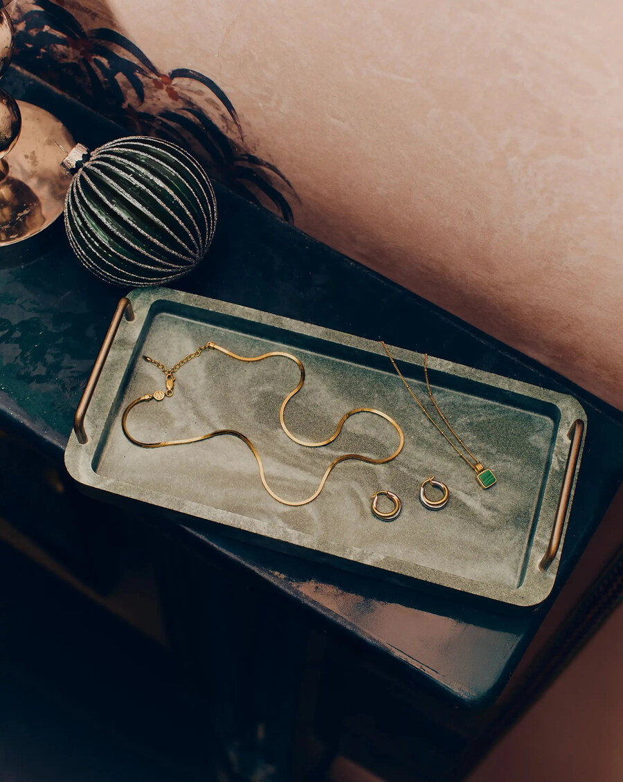 lucy williams kurze quadratische schlangenkette gold