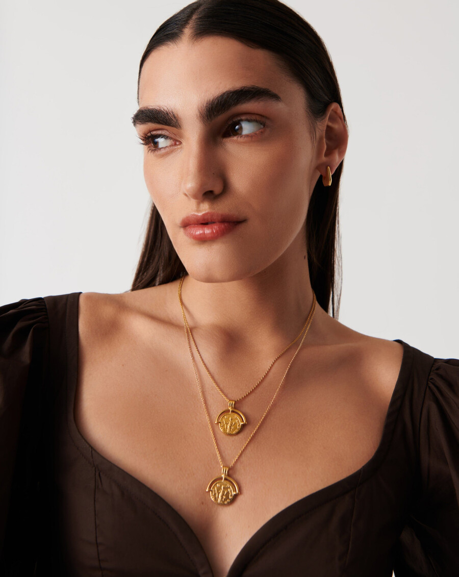 lucy williams long gravierbare goldkette mit römischer bogenmünze