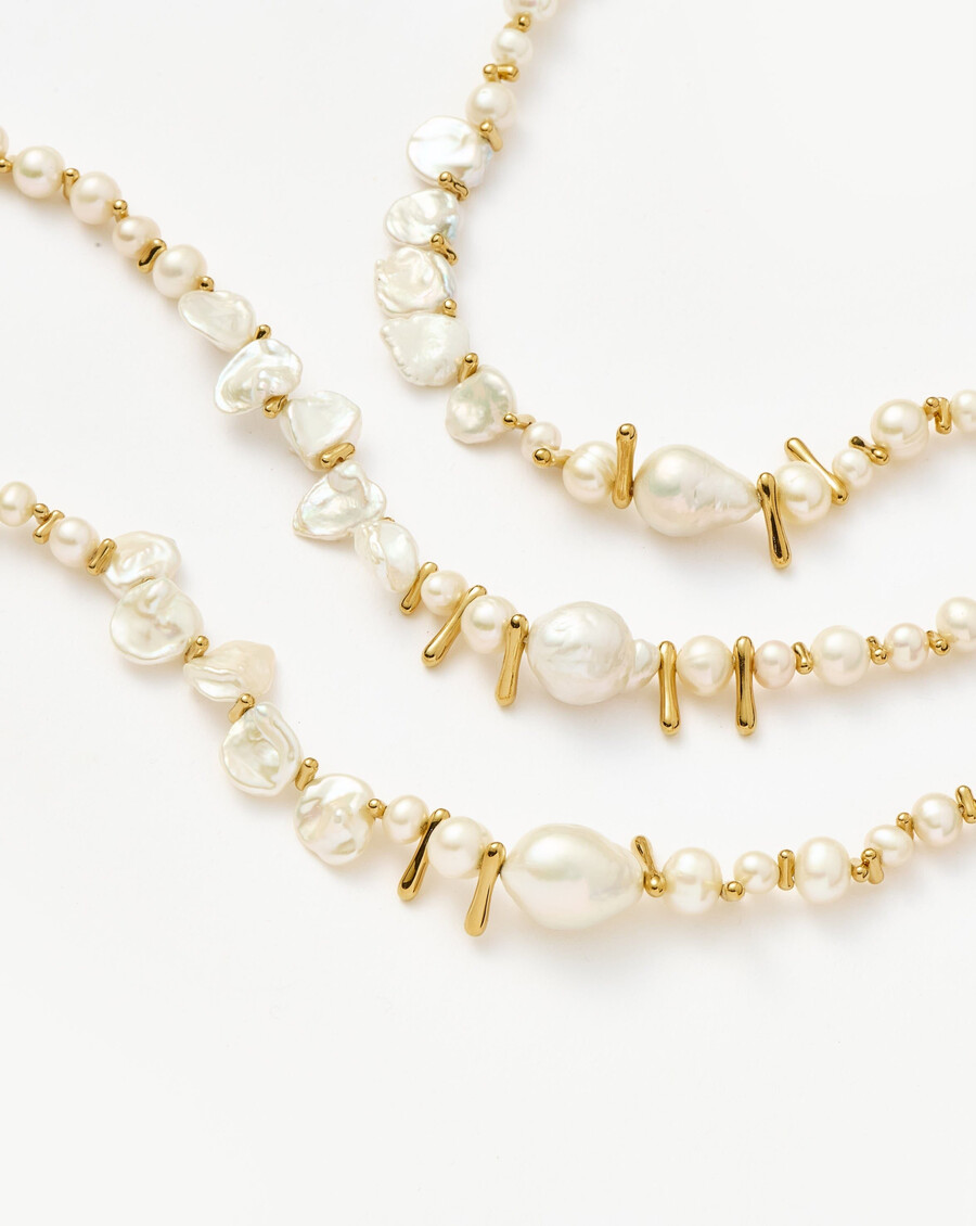 statement-halskette mit gemischten perlen – gold