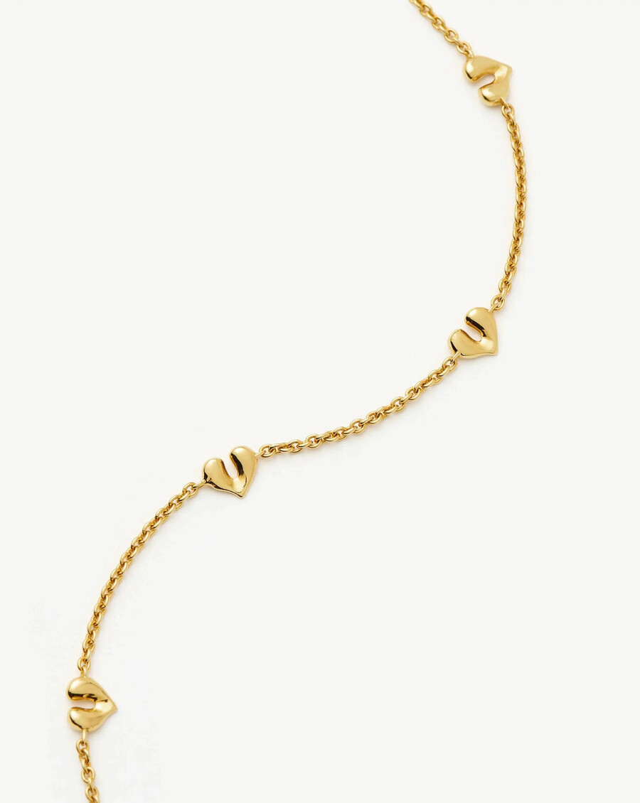 mini-charm-choker mit geschmolzenem herz