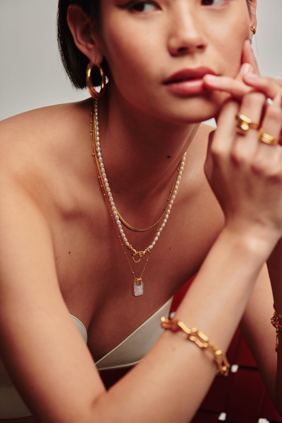 lena charm halskette – 18 karat vergoldetregenbogenmondstein