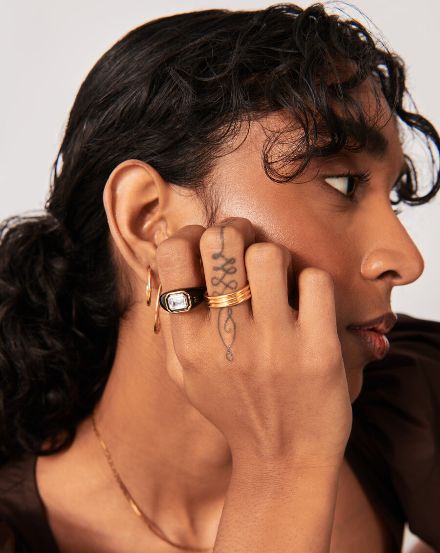 statement-ring mit emaille- und steindom