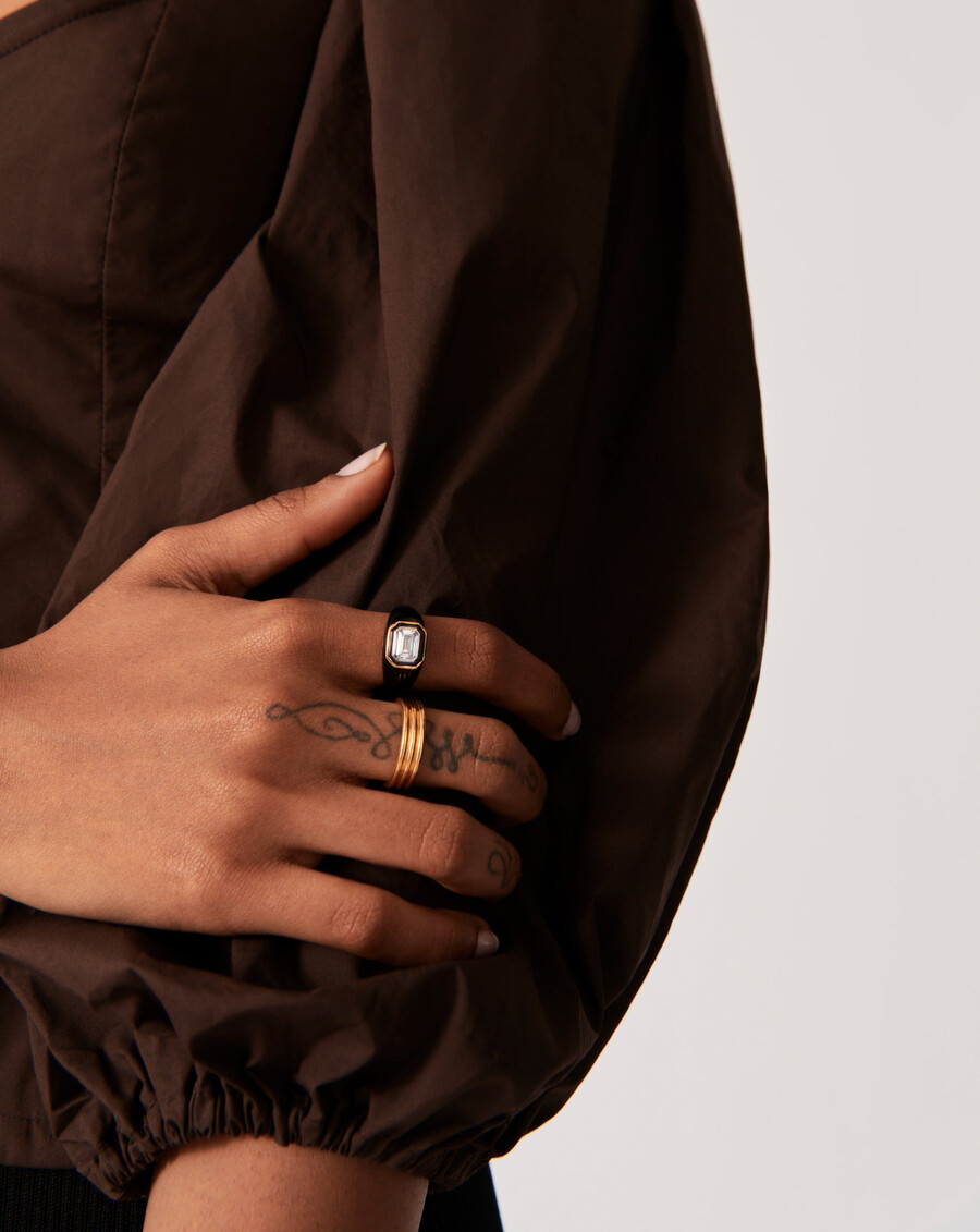 statement-ring mit emaille- und steindom