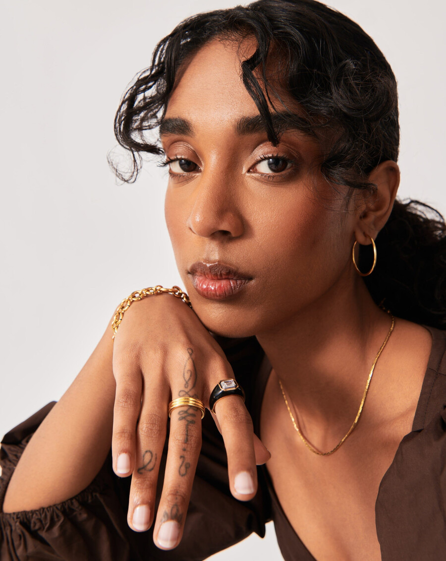 statement-ring mit emaille- und steindom