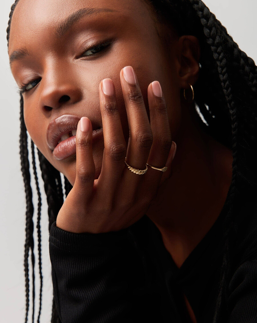 siegelring aus 14-karätigem massivgold mit diamanten
