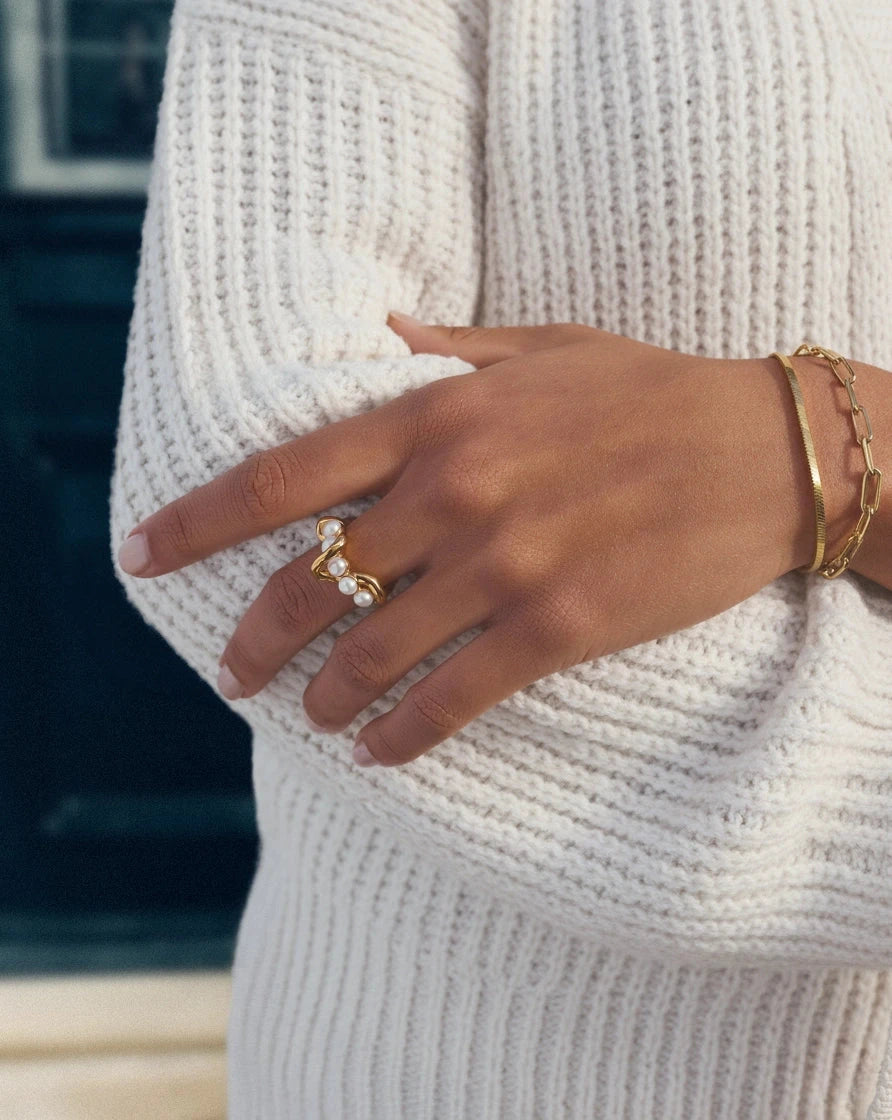 geschmolzener perlen-stapelring mit gedrehtem design – 18 karat gold vermeilperle