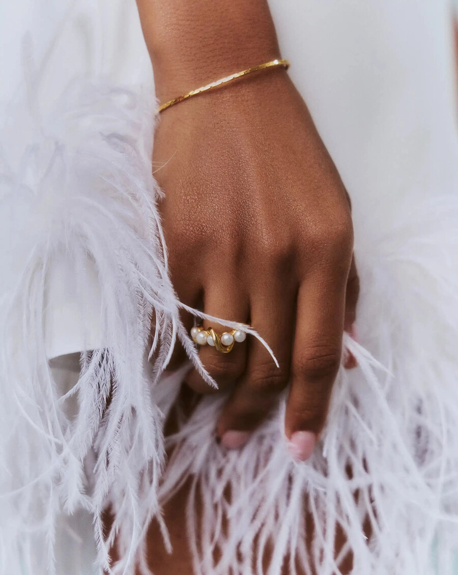 geschmolzener perlen-stapelring mit gedrehtem design – 18 karat gold vermeilperle