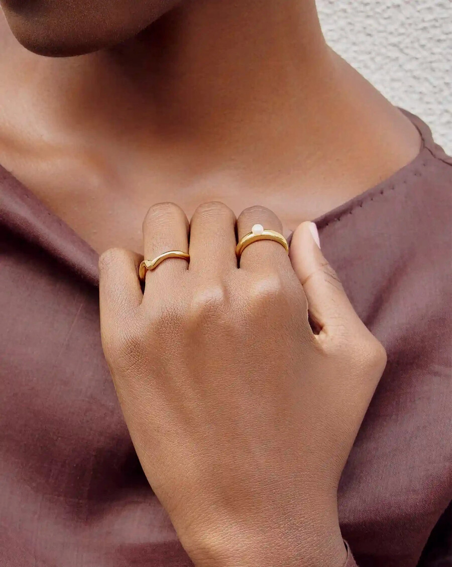 klassischer stapelring mit knopfperle
