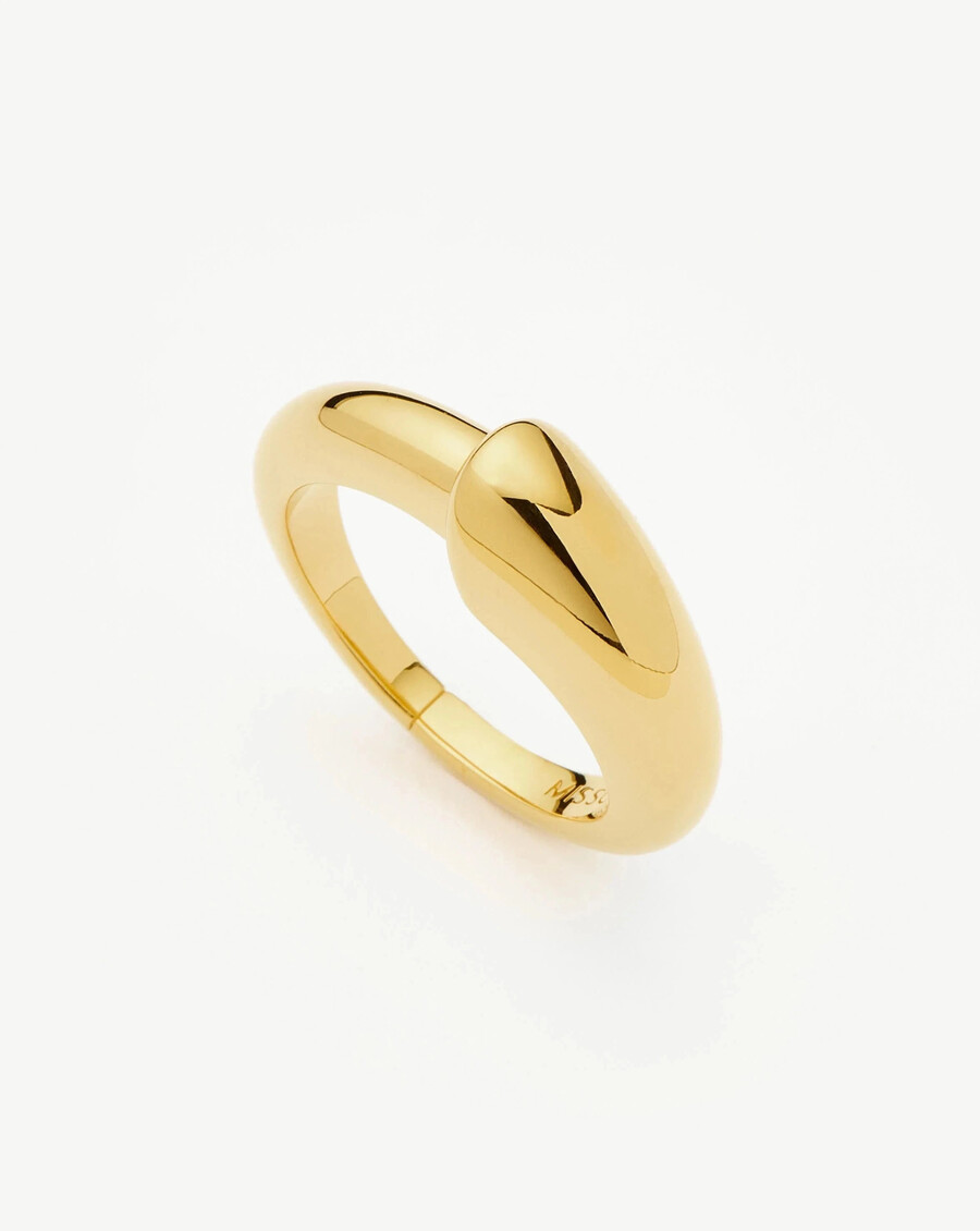 stapelring mit skulpturaler rille – gold