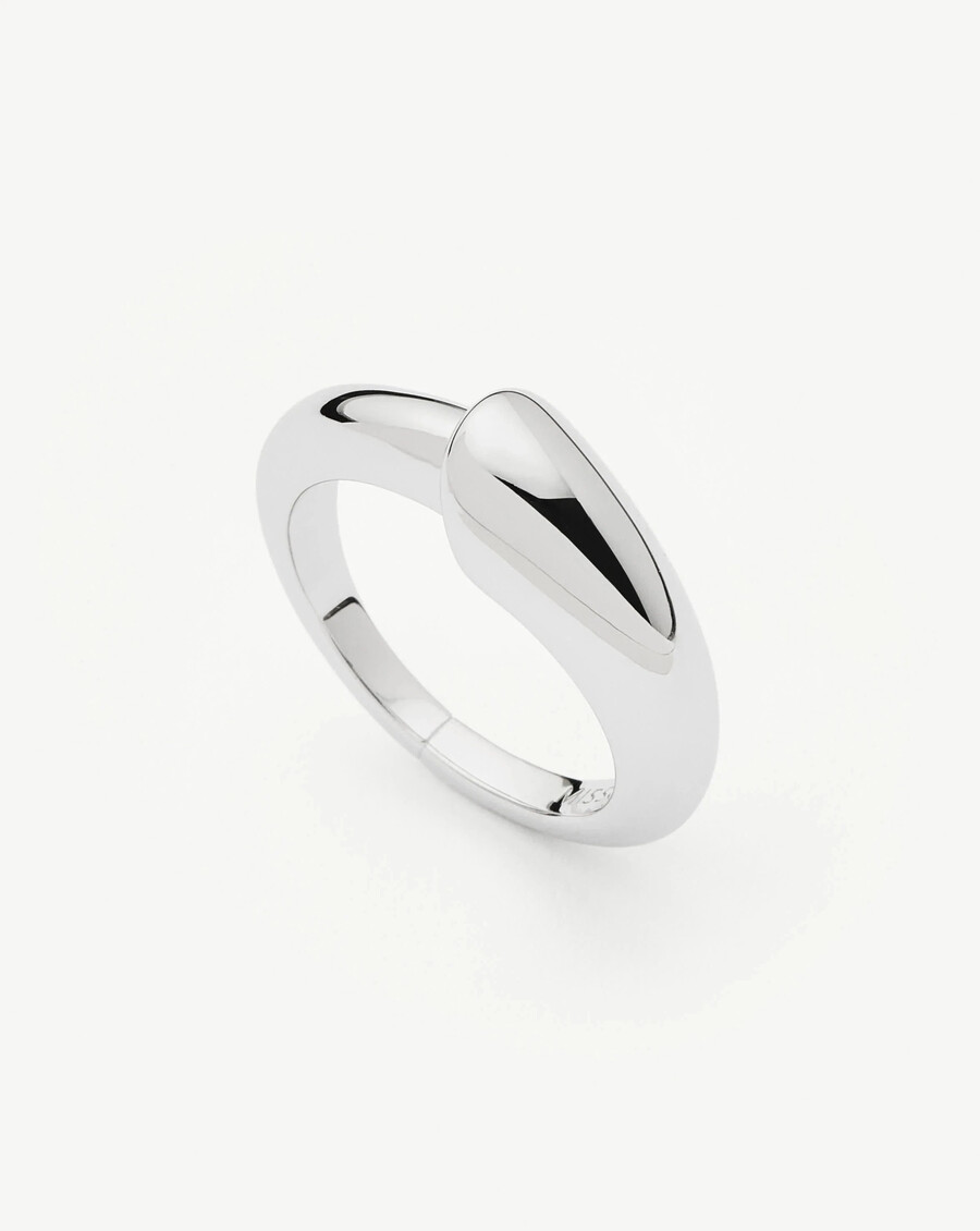 stapelring mit skulpturaler rille – silber